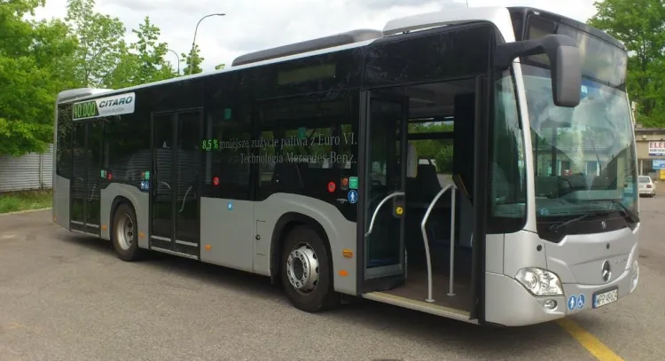 Mercedes-Benz Citaro K - przykład autobusu o długości 10,6 m, spełniającego wymagania m.in. pod kątem liczby drzwi, emisji spalin czy odzysku energii przy hamowaniu.