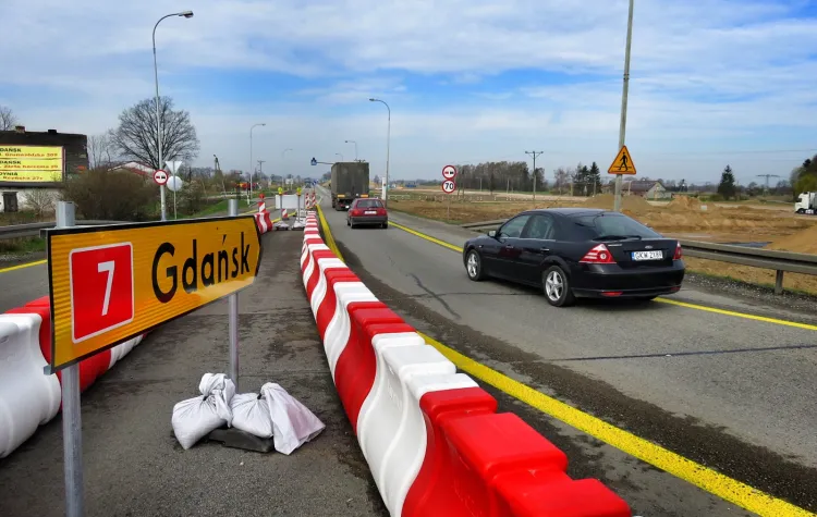 Problemowe rondo przed mostem w Kiezmarku od strony Gdańska.