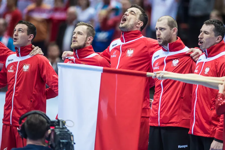 Piłkarze ręczni są pierwszą polską drużyną, która zdobyła awans do turnieju olimpijskiego w Rio de Janeiro. Na zdjęciu od lewej: Mateusz Jachlewski, Michał Jurecki, Marcin Wichary i Sławomir Szmal.