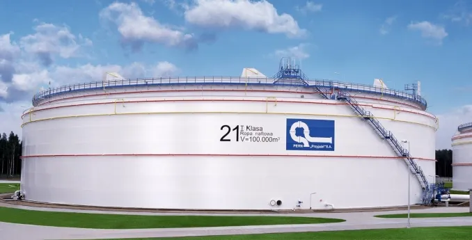 PERN ma zamiar za 1 mld zł wybudować w Gdańsku, do 2013 r. bazę ze zbiornikami o pojemności ok. 700 tys. m sześc., z czego 400 tys. na ropę naftową, a 300 tys. na produkty ropopochodne.
