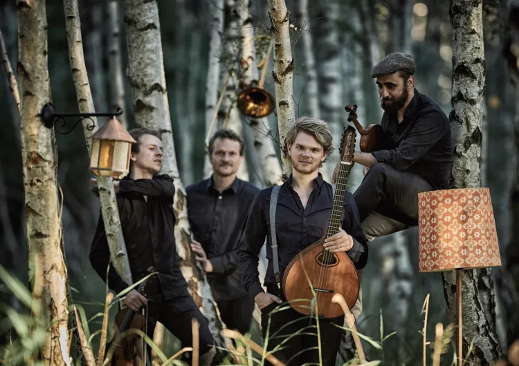 Grający na mandolinie Hal Parfitt-Murray już raz występował na Dźwiękach Północy. Teraz przyjedzie z nowym, szwedzko-duńskim zespołem Basco.