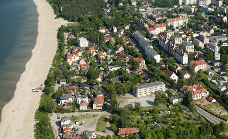 Urzędnicy chcą, by na terenie dawnej osady rybackiej w Brzeźnie powstała sezonowa strefa płatnego parkowania.