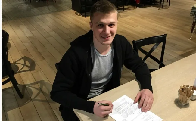 Szymon Marzec to już trzeci wychowanek gdańskiego hokeja, który w ubiegłym sezonie grał w Opolu, a teraz wraca do domu.