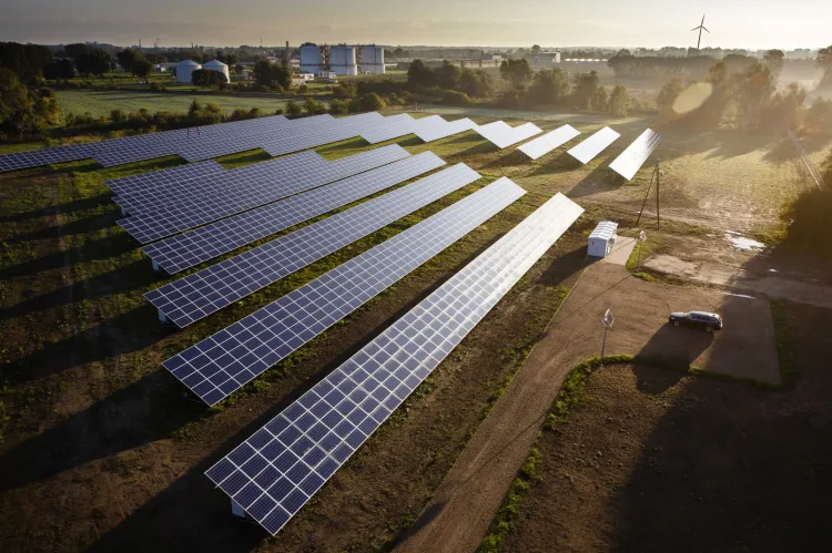 Energa od lat inwestuje w odnawialne źródła energii. W 2014 roku spółka wybudowała farmę fotowoltaiczną usytuowaną na granicy Gdańska i Przejazdowa.
