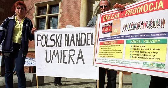 Przeciwko hipermarketom protestowali już w Gdańsku kupcy i mieszkańcy, teraz będą strajkować pracownicy.