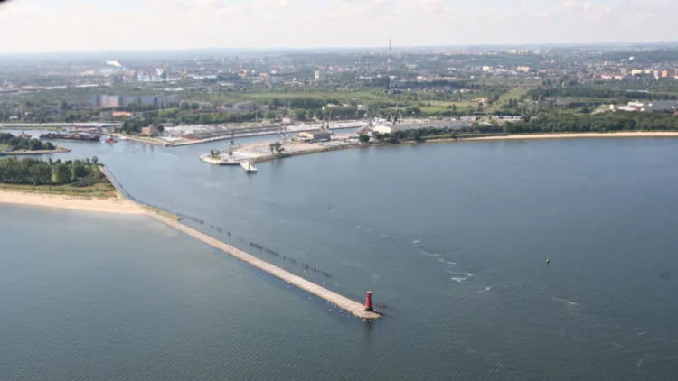 Remont falochronu wschodniego to początek gruntownej przebudowy portu wewnętrznego w Gdańsku, który ma się zakończyć w 2014 roku. 