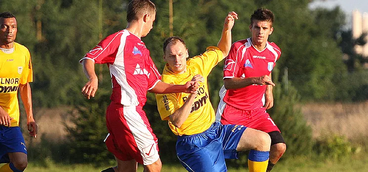 Rafał Siemaszko nie zapomniał jak się strzela gole III-ligowcom. Wdzie zaaplikował trzy, a w dwóch ostatnich sezonach w barwach Orkana Rumia na tym szczeblu rozgrywek zdobył aż 34 bramki.