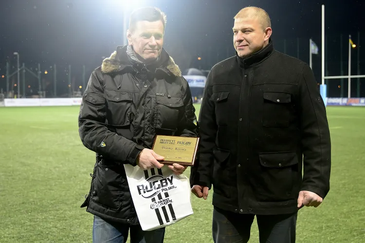 Marek Płonka (z lewej) zakończył pracę z reprezentacją Polski. Nowego selekcjonera wybierać będzie m.in. Grzegorz Kacała (z prawej), który jest wiceprezesem Polskiego Związku Rugby ds. sportowych. 