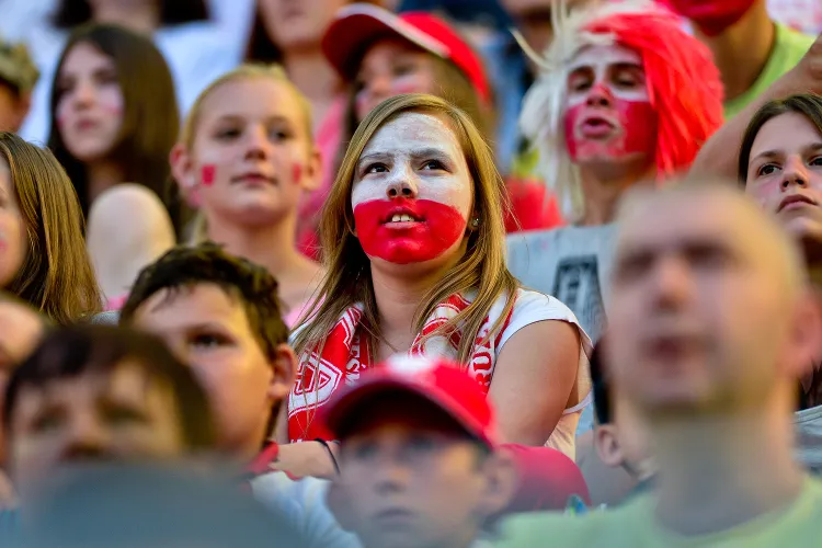 Niezawodni polscy kibice wciąż mogą wspomóc reprezentację Polski w czasie EURO 2016 we Francji. Na spotkanie z Ukrainą jeden bilet kosztuje 105 lub 145 euro.