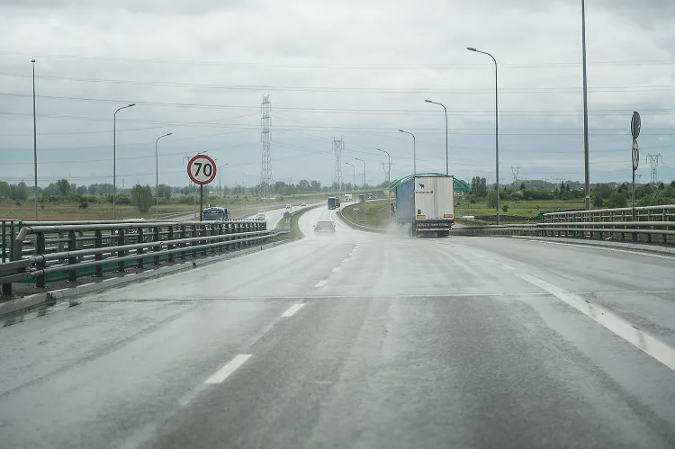 Wkrótce na niemal całej długości Trasy Sucharskiego kierowcy będą mogli jechać 100 km/h.