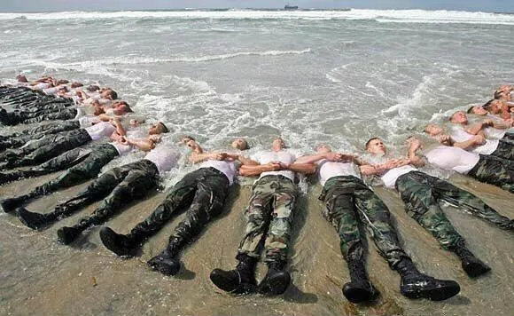 O komandosach z Navy SEALs żartobliwie mówi się, że śpią w wodzie. Uczestnicy Warriors Run aż tak ciężko nie będą mieli, ale łatwo też nie będzie.