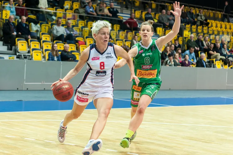 Jelena Skerović będzie mogła ponownie prowadzić Basket w lidze polskiej, jak i w EEWBL.