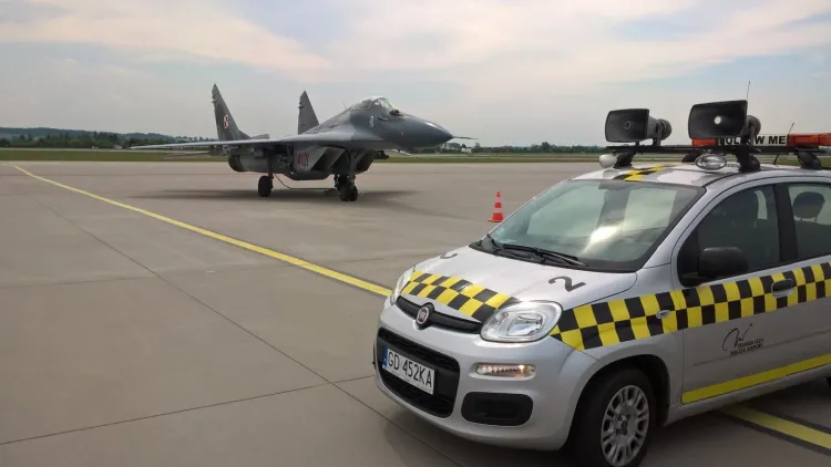 Jeden z MiG-ów 29, który wylądował w poniedziałek na lotnisku w Gdańsku.