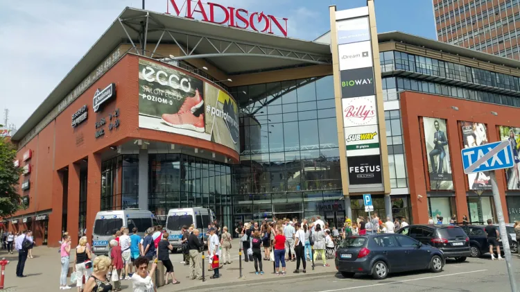 Poniedziałkowa ewakuacja klientów i pracowników CH Madison w Gdańsku