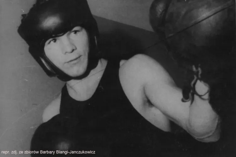 W swojej karierze Jan Bianga wygrał 176 walk, 9 przegrał, a 12 zremisował. Był również trenerem i jednym z twórców gdańskiej szkoły boksu.