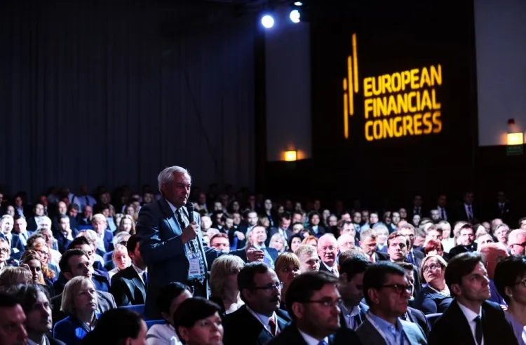 Corocznie w Europejskim Kongresie Finansowym uczestniczy ponad 1000 przedstawicieli europejskich i krajowych instytucji administracyjnych, przedstawicieli świata biznesu, polityki i nauki, regulatorów i nadzorców oraz mediów. 