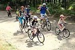 Ciekawa, kilkunastokilometrowa trasa poprowadzona wśród malowniczych pejzaży sprawiła, że pierwsza tegoroczna edycja Rodzinnego Pikniku Rowerowego cieszyła się ogromną frekwencją.