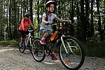 Ciekawa, kilkunastokilometrowa trasa poprowadzona wśród malowniczych pejzaży sprawiła, że pierwsza tegoroczna edycja Rodzinnego Pikniku Rowerowego cieszyła się ogromną frekwencją.