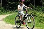 Ciekawa, kilkunastokilometrowa trasa poprowadzona wśród malowniczych pejzaży sprawiła, że pierwsza tegoroczna edycja Rodzinnego Pikniku Rowerowego cieszyła się ogromną frekwencją.