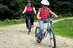 Ciekawa, kilkunastokilometrowa trasa poprowadzona wśród malowniczych pejzaży sprawiła, że pierwsza tegoroczna edycja Rodzinnego Pikniku Rowerowego cieszyła się ogromną frekwencją.