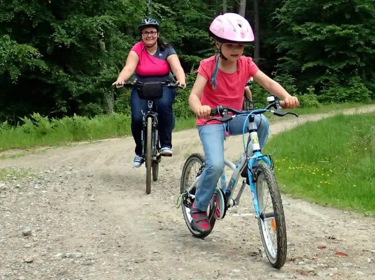 Ciekawa, kilkunastokilometrowa trasa poprowadzona wśród malowniczych pejzaży sprawiła, że pierwsza tegoroczna edycja Rodzinnego Pikniku Rowerowego cieszyła się ogromną frekwencją.