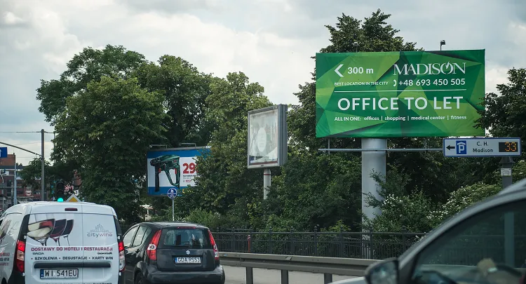 Uchwała krajobrazowa obejmie bez wyjątku wszystkie reklamy. Także te, które znajdują się na terenach kolejowych, dla których zgody na ustawienie nie wydaje miasto, lecz wojewoda.