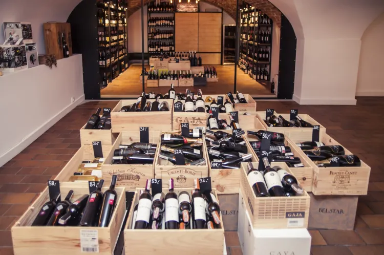 Rada Miasta - niedawno otwarta winiarnia w Gdańsku - w swojej ofercie ma około 300 etykiet z całego świata, Starego i Nowego Kontynentu. 