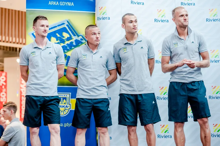 Arka zdecydowała, że podobnie jak przed rokiem, oficjalna prezentacja drużyny mieć będzie miejsce w Centrum Riviera. Podczas ubiegłorocznego spotkania od lewej: Miroslav Bożok, Michał Nalepa, Marcus i Antoni Łukasiewicz. 