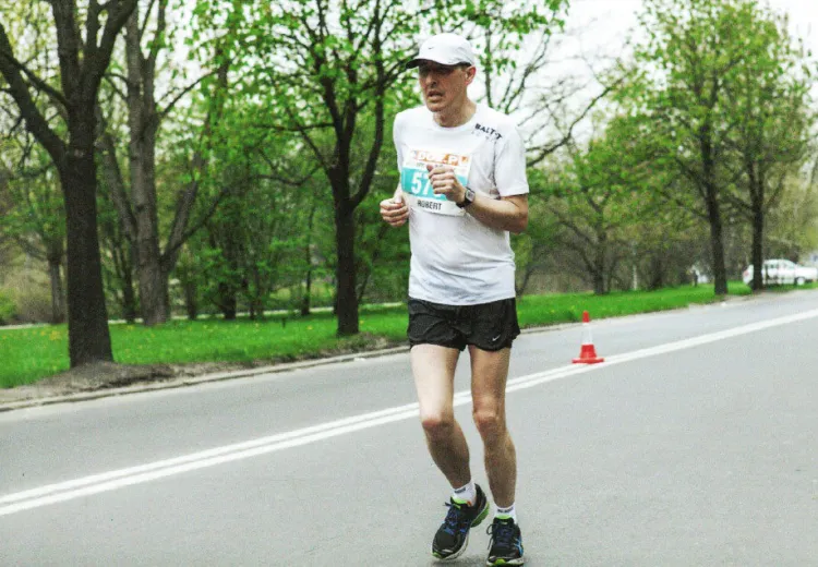 Zdjęcie z pierwszego maratonu przebiegniętego przez pana Roberta. Czas: 4:11:02.