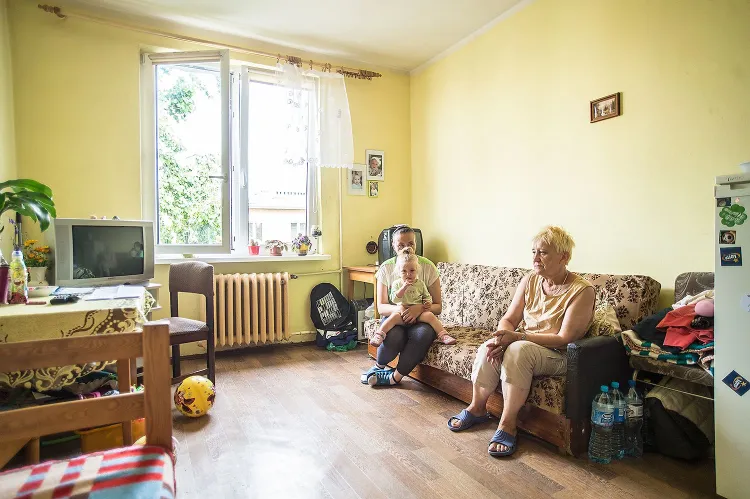 70-letnia Jadwiga Musiał straciła własne mieszkanie i od blisko trzech lat jest w Centrum Treningu Umiejętności Społecznych w Nowym Porcie. Odwiedza ją narzeczona syna z dzieckiem.