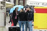 Młode kobiety w centrum Gdańska nachalnie zapraszają mężczyzn do odwiedzania klubów go-go.