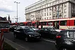 Skutki wypadku z udziałem tramwajów w centrum Gdańska.