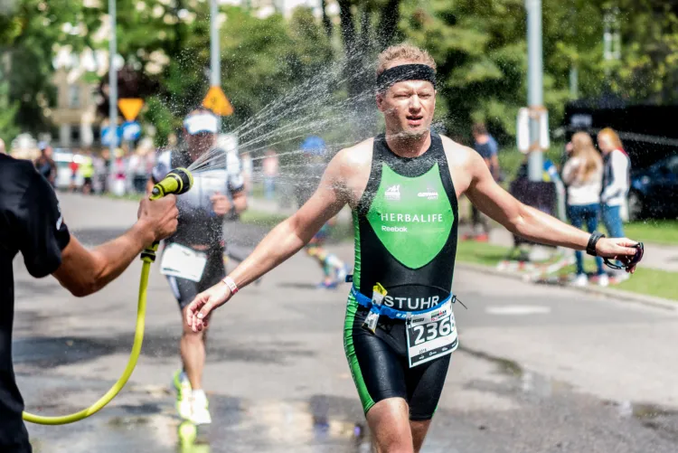 Maciej Stuhr w trakcie Herbalife Ironman 70.3 Gdynia 2016. 