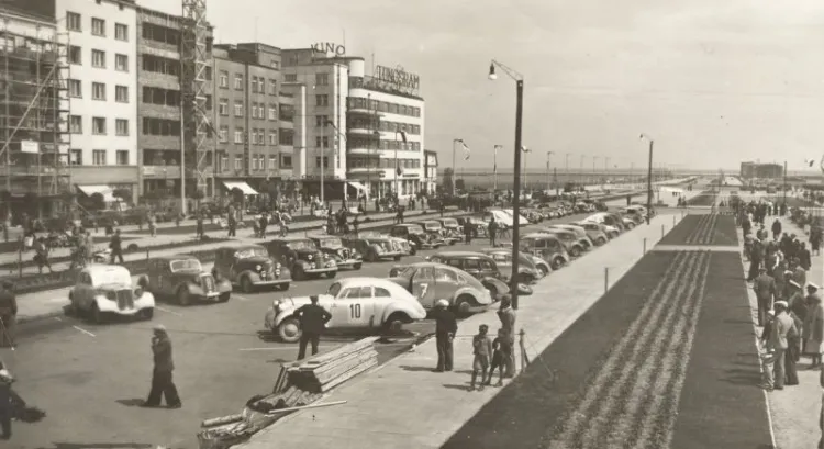 Już w 1936 r. skarżono się, że "ryczące klaksony", a w porze nocnej, zakłócające czas spoczynku "nocne awantury" uprzykrzają życie mieszkańcom Gdyni. Nz. uczestnicy "Zjazdu plakietowego", którzy w 1937 zjechali do Gdyni.