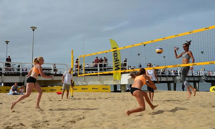 Po raz drugi w te wakacje w turnieju Nikon Cup rozgrywanym na plaży w Brzeźnie udział będą mogły wziąć siatkarki plażowe.