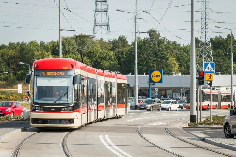 Najnowszym nabytkiem w taborze Zakładu Komunikacji Miejskiej jest Pesa Jazz Duo. W przyszłym roku Gdańsk wzbogaci się o 15 kolejnych, nowych tramwajów. 