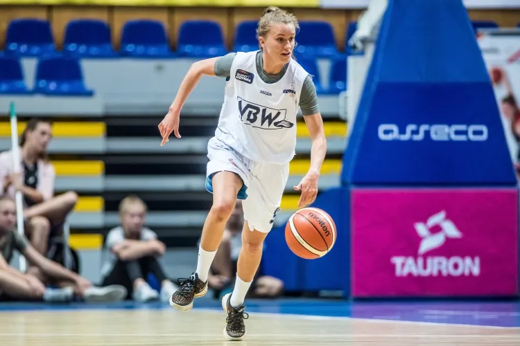 Kamila Podgórna została wybrana najlepszą koszykarką turnieju w gdyńskiej drużynie. 