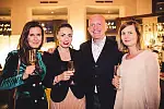 Inauguracja Sofitel Wine Days. Na zdjęciu: goście oraz Beata Saranowska (druga z lewej) - zastępca dyrektora generalnego w hotelu Sofitel Grand Sopot