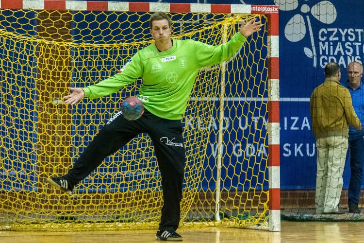 Maciej Pieńczewski swoimi interwencjami wydatnie pomógł Wybrzeżu sięgnąć po kolejne zwycięstwo w Superlidze.