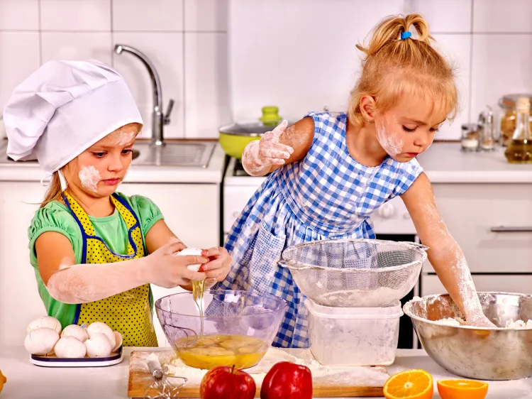 Kulinarne zabawy z dziećmi to znakomita rozrywka na długie jesienne wieczory. Warto również wziąć udział w akcji "Rozsmakuj się w zdrowiu", aby zasięgnąć wiedzy na temat zdrowego i rozsądnego odżywiania. 