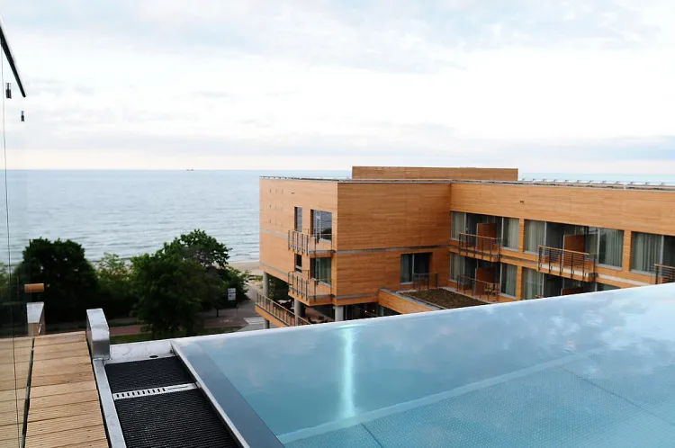 Hotel Mera Spa posiada basen z widokiem na morze zlokalizowany na dachu. Teraz takim obiektem będzie mogła pochwalić się sieć Marriott.