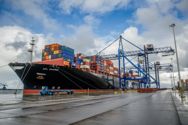 CETA może oznaczać wzmożony ruch towarowy. A trójmiejskie porty mogą skorzystać zarówno na wzroście eksportu, jak i importu. 