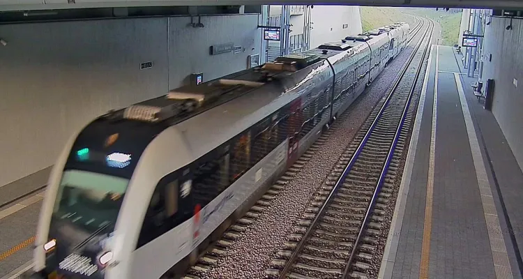 Wydłużone składy pociągów na trasie PKM będą kursowały tylko do 31 października.