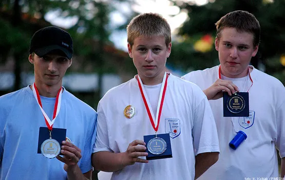 Od lewej: wicemistrz Daniel Zelewski, mistrz Polski Szymon Miloch oraz brązowy medalista Mateusz Miloch