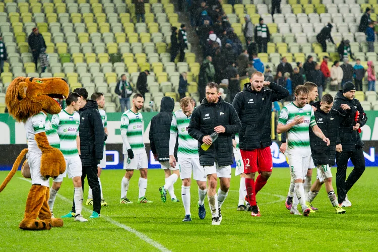 7 piłkarzy pierwszej drużyny Lechii Gdańsk wyjechało na reprezentacyjne zgrupowania. Pozostali w ligowej przerwie zaprezentują się w towarzyskim spotkaniu 11 listopada w Malborku. 