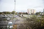 Centrum Handlowe powstanie w miejscu istniejącego parkingu i znajdującego się za nim terenu zielonego w pobliżu ronda łączącego Jaśkową Dolinę z ul. Wileńską.