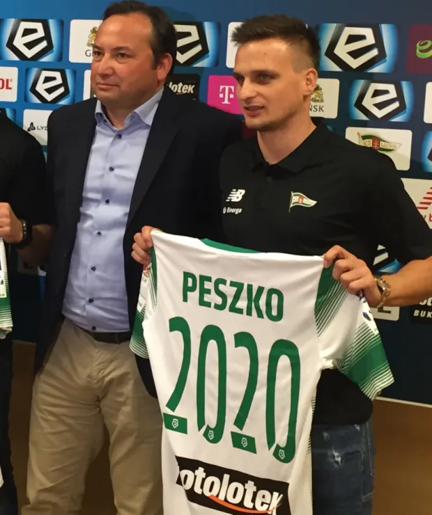 Sławomir Peszko i prezes Adam Mandziara warunki nowego kontraktu dla reprezentacyjnego skrzydłowego Lechii Gdańsk ustalili podczas jednego spotkania. 