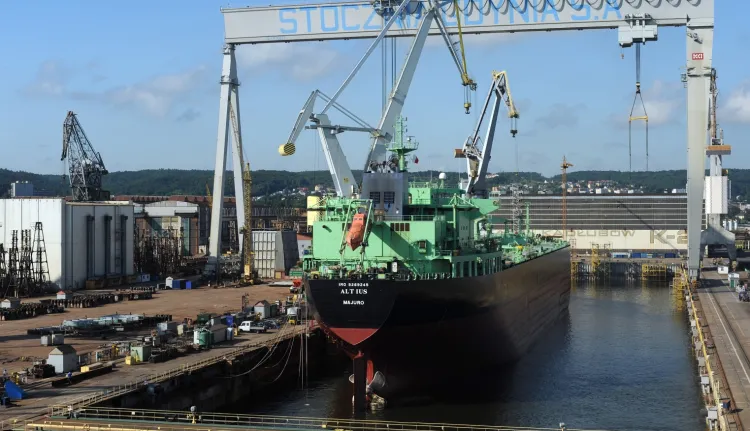 Gdańska spółka Crist jest właścicielem dużego doku w Stoczni Gdynia. Jej właściciel twierdzą, że inwestycje sfinansowali z własnych środków, bez pomocy partnera zagranicznego. 