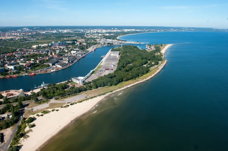 Port w Gdańsku pozyskał od UE rekordową sumę dotacji na inwestycje. Za kwotę ok. 140 mln euro zostanie zmodernizowany tor wodny i rozbudowane nabrzeża w Porcie Wewnętrznym oraz sieć drogowa i kolejowa w Porcie Zewnętrznym.