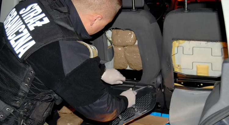 Narkotyki ukryte były m.in. w siedzeniach samochodu, którym 36-latek próbował wjechać na prom do Szwecji.